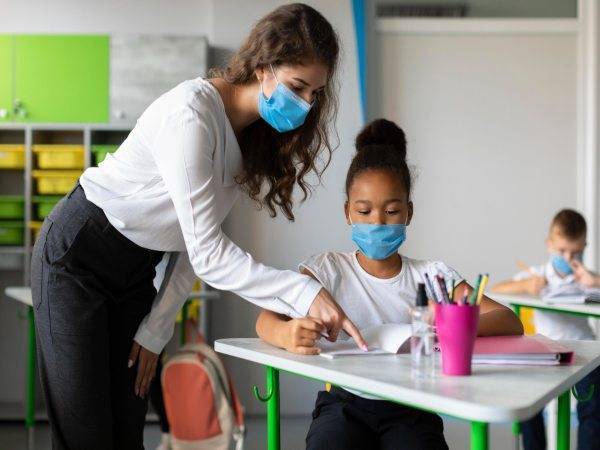Cómo te ayudamos a crear aulas más seguras gracias a una correcta ventilación